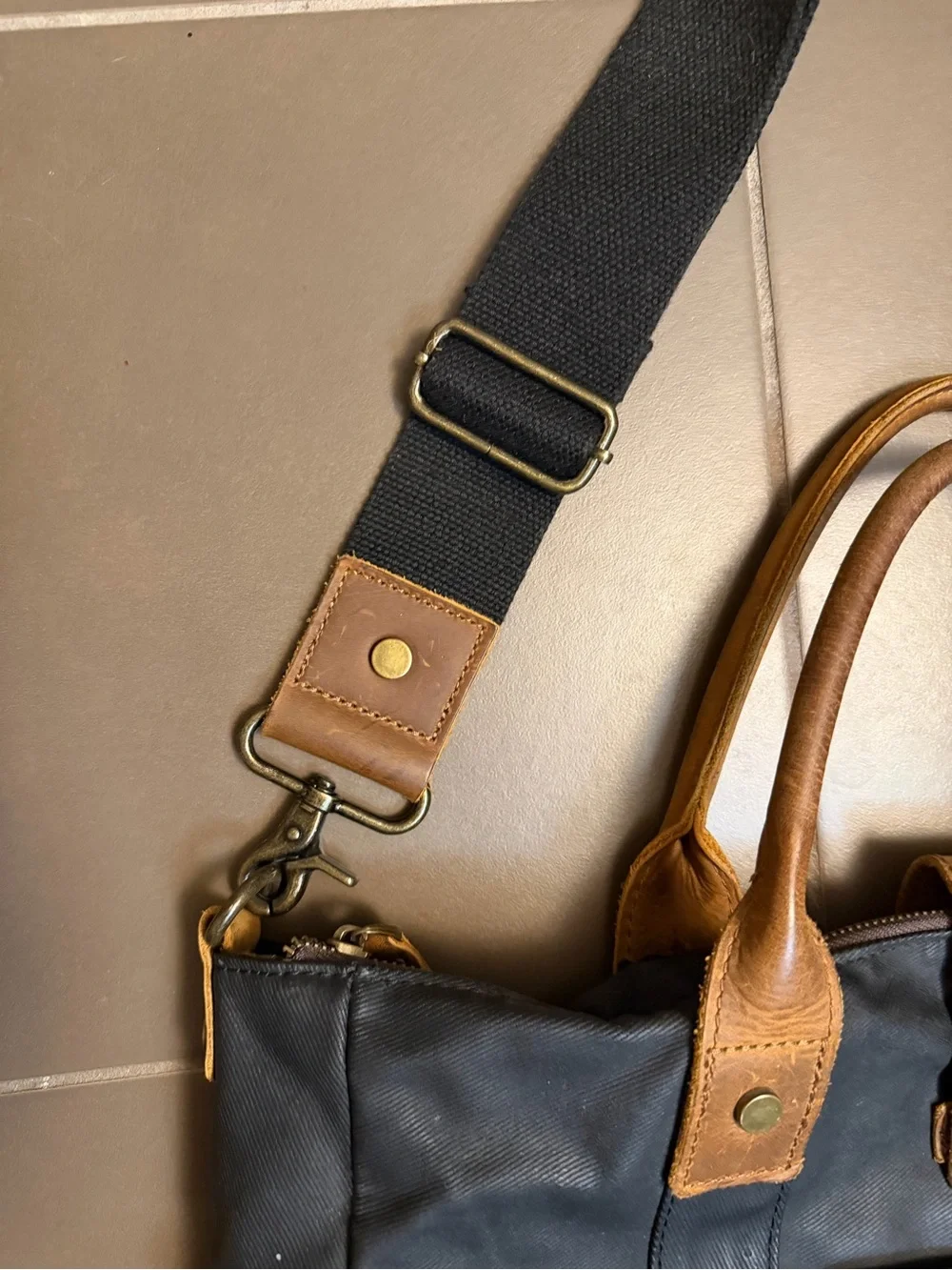 VASCHY Waxed Canvas Leather High Capacity Laptop Crossbody Bag Black Brown Tote